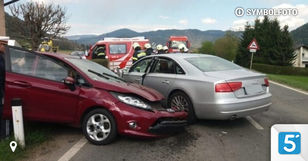 Schwerer Unfall Drei Personen Bei Frontal Crash Verletzt In Feistritz