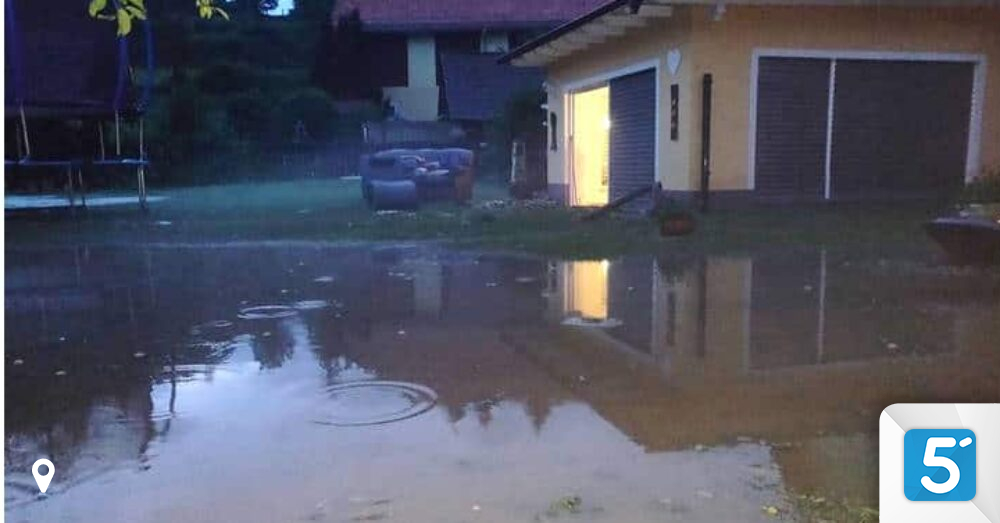 FF Kraig Im Unwetter-Einsatz: Blockierte Straße Und überschwemmtes Haus ...